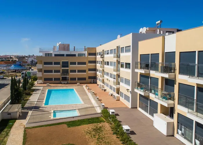 Two Bedroom Stylish Central Tavira Apartment.